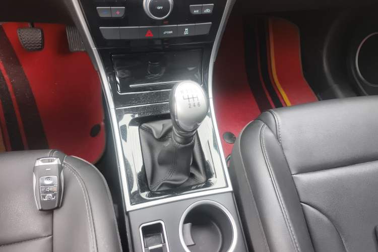 Used Haval H2 2018 Red-Label 1.5T Manual Two-Wheel Drive Elite Model
