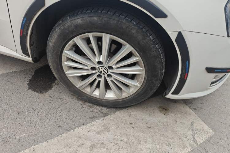 Used Volkswagen Gran Lavida 2014 1.6L Automatic Sport Edition
