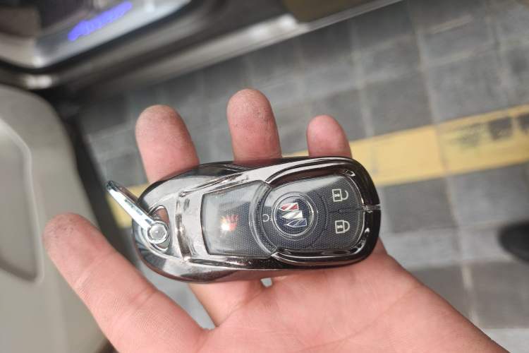 Used Buick GL8 2020 ES Land Cruiser 653T Comfort Edition Vehicle Key