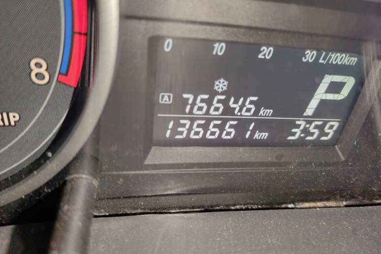 Used Suzuki SX4 2011 Revised Version 1.6L Automatic Sport Edition Odometer Close Up