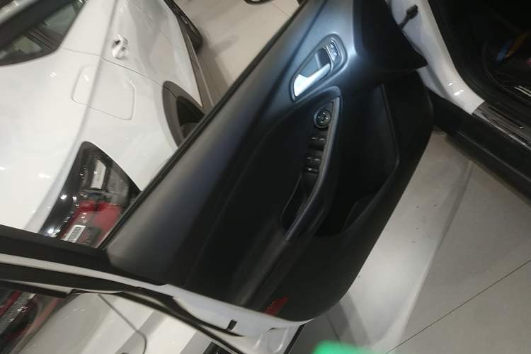 Used Ford Focus 2015 Hatchback 1.6L Automatic Comfort Model
