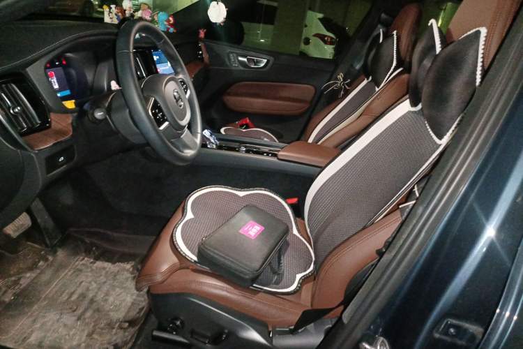 Used Volvo XC60 2023 B5 4x4 Smart Luxury Edition
