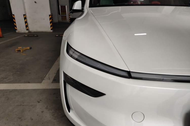 Used Tesla Model Y 2025 Updated Version Long-Range All-Wheel Drive Right Front Headlight