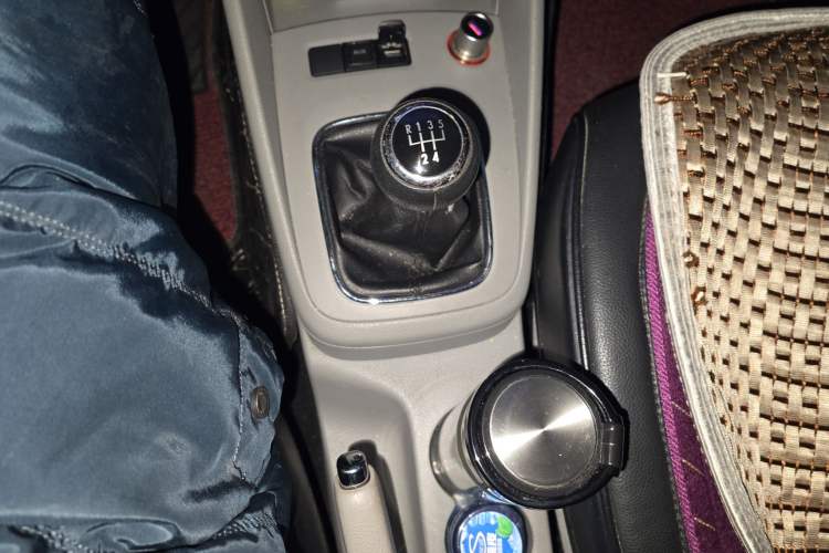 Used Volkswagen Bora 2012 1.6L Manual Fashion Edition
