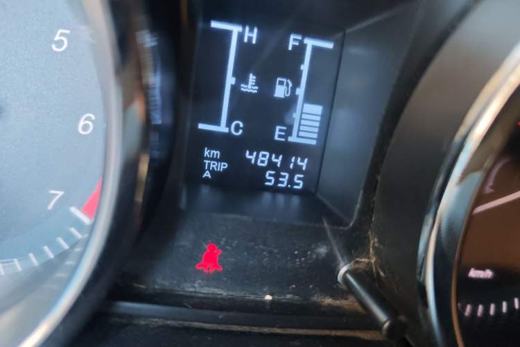 Used HYOSOW S3 2014 1.5L Luxury Version China IV Emission Standard Odometer Close Up