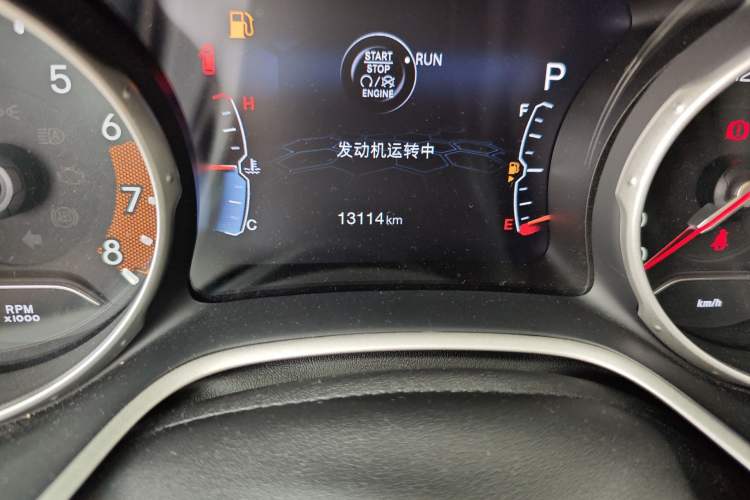 Used Jeep Compass 2017 200T Automatic Family Edition Odometer Close Up