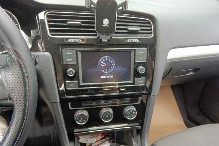 Used Volkswagen Golf 2018 1.6L Manual Fashion Edition
