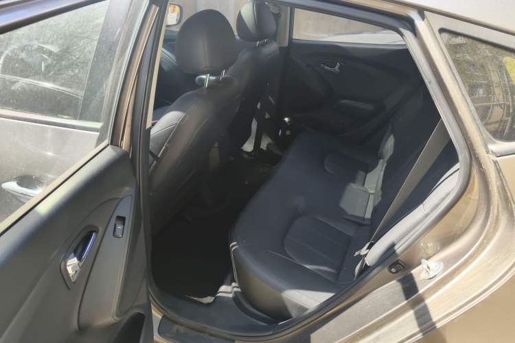 Used Hyundai ix35 2012 2.0L Automatic Two-Wheel Drive Elite Edition GLS Left Rear Seat