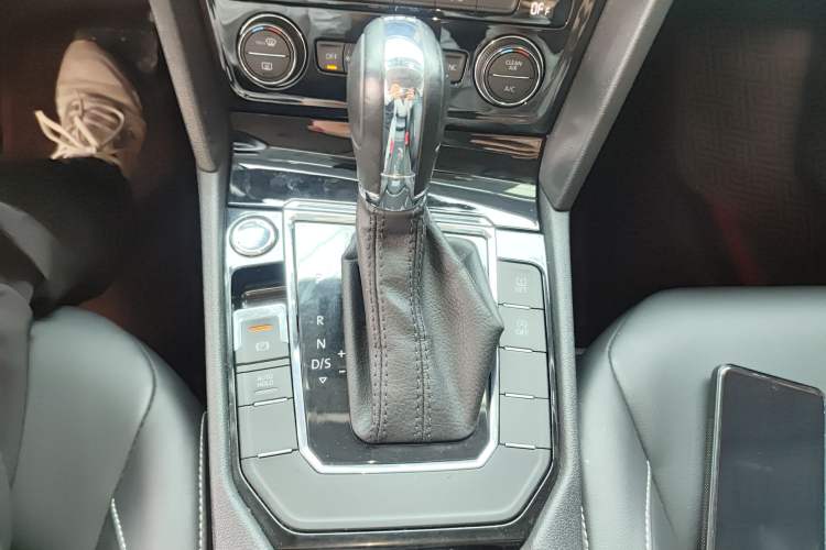 Used Volkswagen Lamando 2019 280TSI DSG Comfort Edition China VI standard Gear Lever