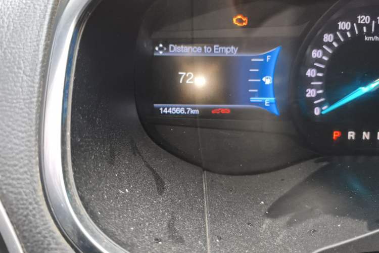 Used Ford Edge 2015 2.0T GTDi Two-Wheel-Drive High-Line Version
