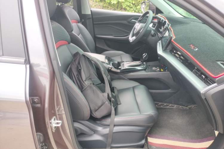 Used MG 5 2022 180 DVVT CVT Youth Style Edition Right Front Seat