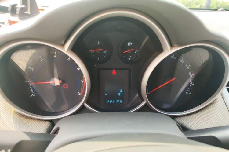 Used Chevrolet Cruze 2012 1.6L SE MT Instrument Cluster