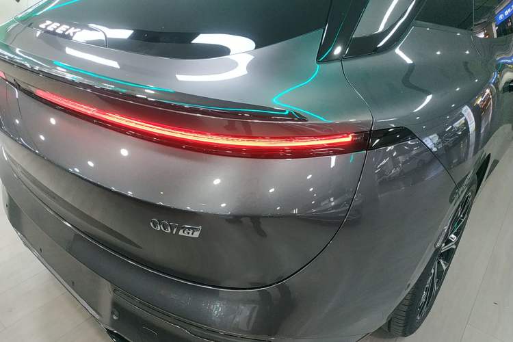 Used Zeekr 007GT 2025 Rear-Drive Intelligent Driving Version 75 kWh Right Rear Taillight