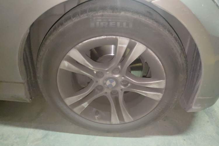 Used BMW 3 Series 2010 320i Sport Edition Right Front Wheel Hub