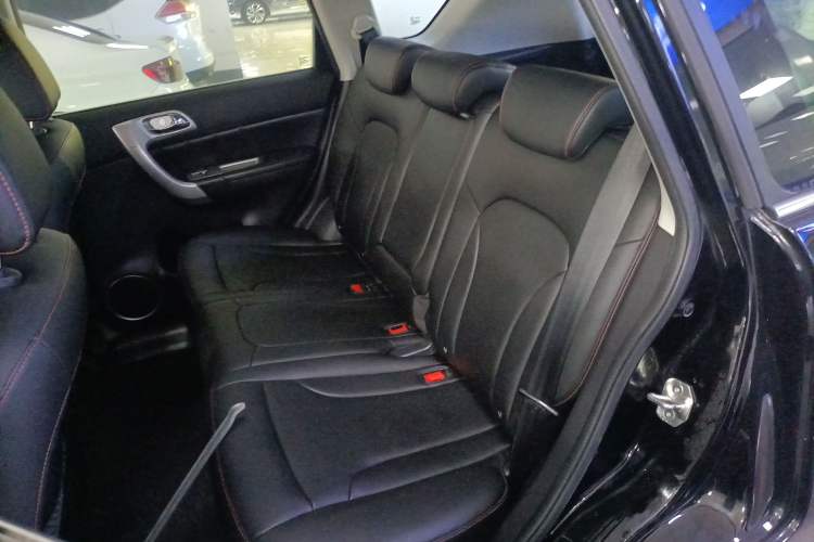 Used Haval H6 2016 Upgraded Model 1.5T Manual Two-Wheel Drive Urban Version
