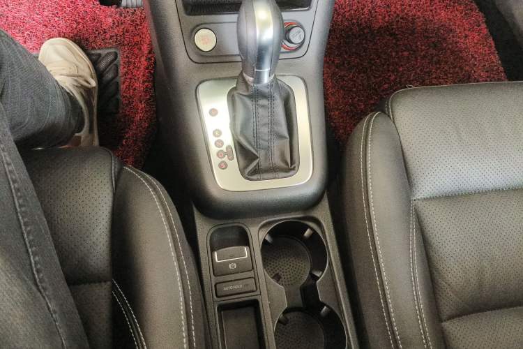 Used Volkswagen Tiguan 2016 300TSI Automatic Two-Wheel Drive Luxury Edition Gear Lever