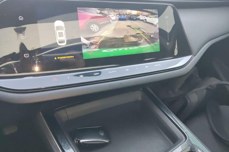 Used Dongfeng Aeolus Yixuan MAX 2023 1.5T Super-Powered Dad Edition