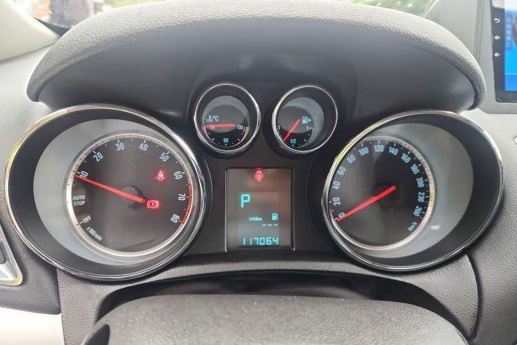 Used Buick Encore 2015 1.4T Automatic Two-Wheel Drive Urban Elite Version
