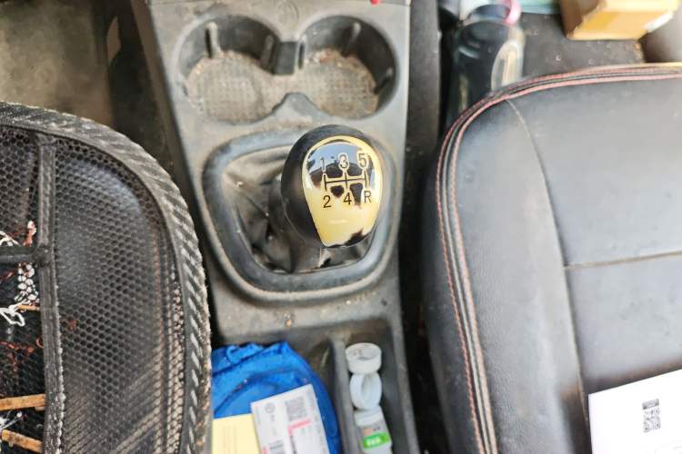 Used Dongfeng Fengon 330 2016 1.5L Manual Enjoyment Model DK15 Gear Lever