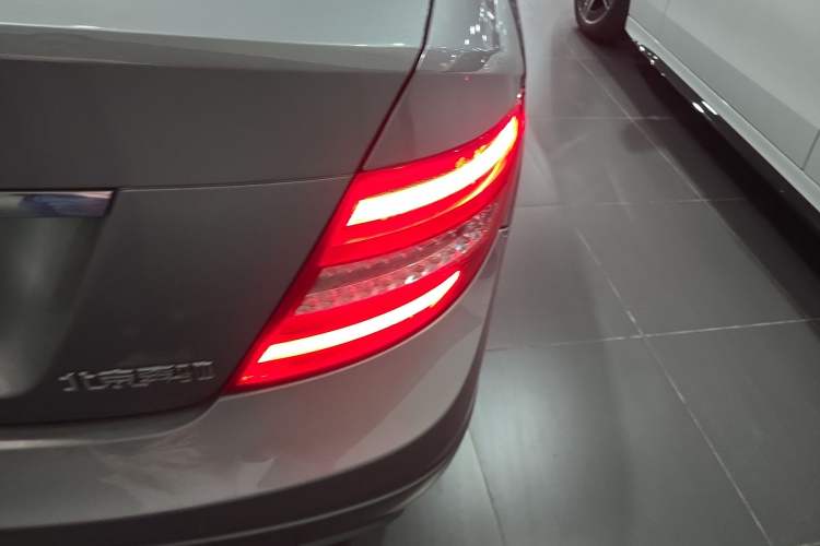 Used Mercedes-Benz C-Class 2013 C 180 Classic Grand Edition
