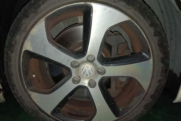 Used Volkswagen Scirocco 2011 R 2.0TSI Right Front Wheel Hub