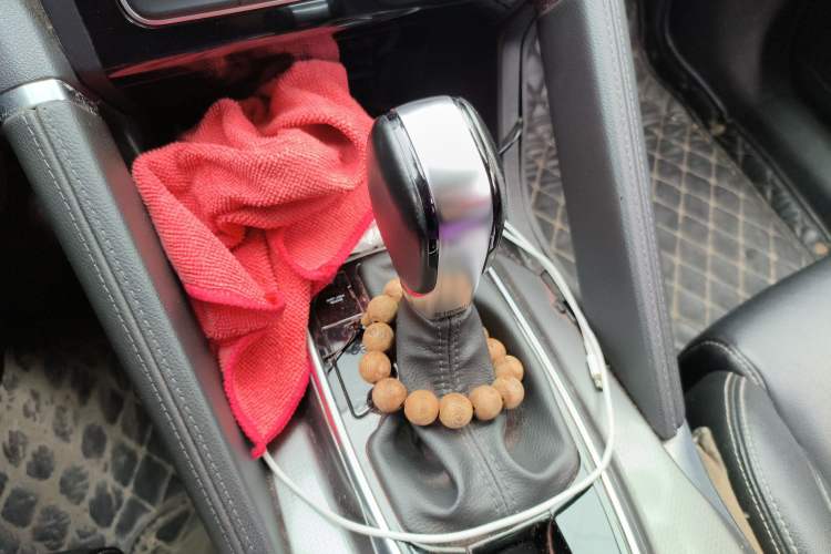 Used Renault Koleos 2018 2.0L Two-Wheel-Drive Luxury Edition Gear Lever