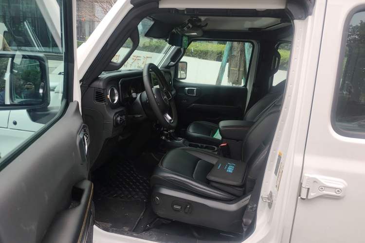 Used Jeep Wrangler 2024 2.0T Sahara Four-Door Edition