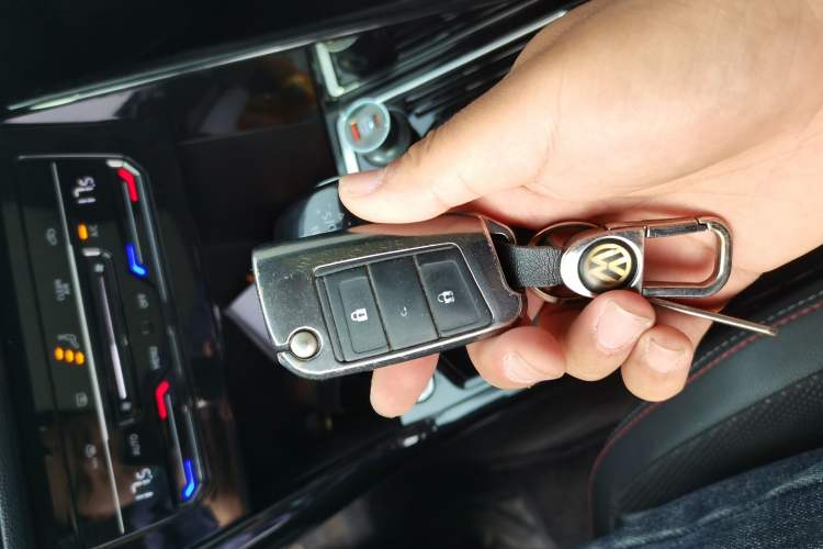 Used Volkswagen Tayron 2020 330TSI Two-Wheel Drive Luxury Smart Connectivity Version Vehicle Key