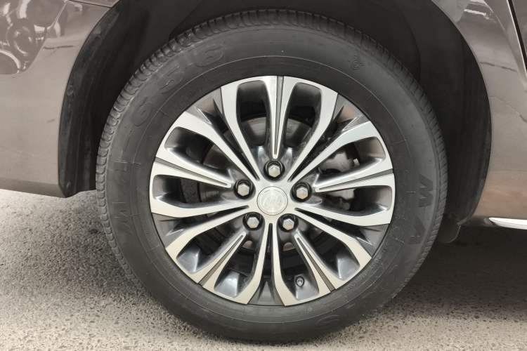 Used Buick GL8 2023 Land Business Class Smart Deluxe Model Exterior 3