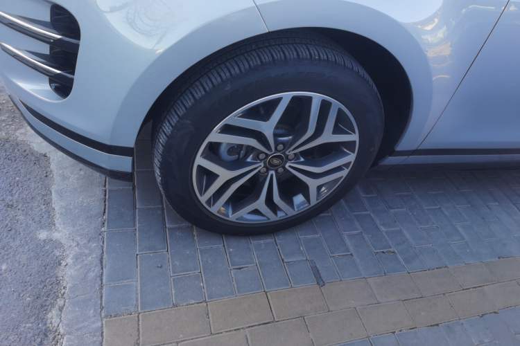 Used Land Rover Range Rover Evoque 2021 Range Rover Velar 249 PS R-Dynamic HSE Luxury Edition
