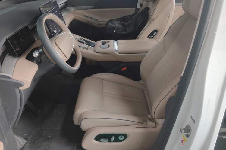 Used XPeng X9 2025 740 Ultra-Long Range Max
