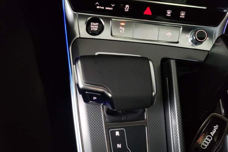 Used Audi A6L 2025 Revised 45 TFSI Prestige Dynamic Edition Gear Lever