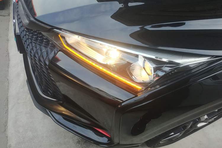 Used Dongfeng Aeolus Yixuan 2021 230T Automatic Zuiying Knight Edition Left Front Headlight