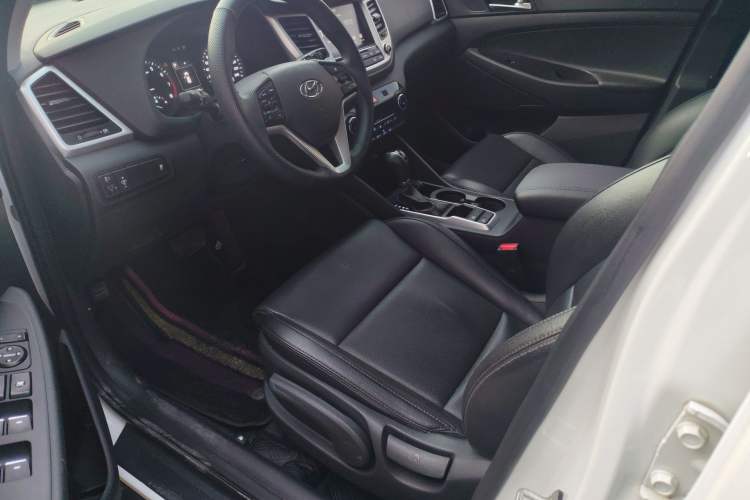 Used Hyundai Tucson 2015 1.6T Dual-Clutch Two-Wheel-Drive Smart Model Left Front Seat