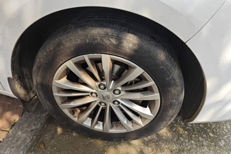 Used Baojun RC-5 2020 1.5T CVT Smart Shine Prestige Edition Right Front Wheel Hub