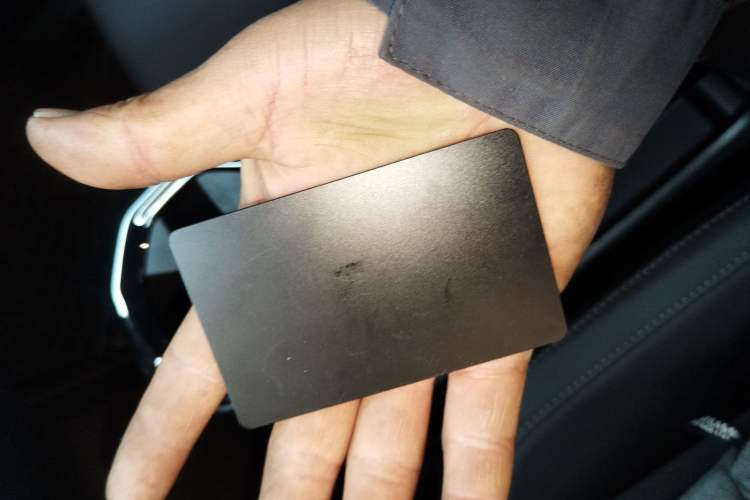 Used Volvo EX30 2025 Rear-Drive Long-Range Plus Model