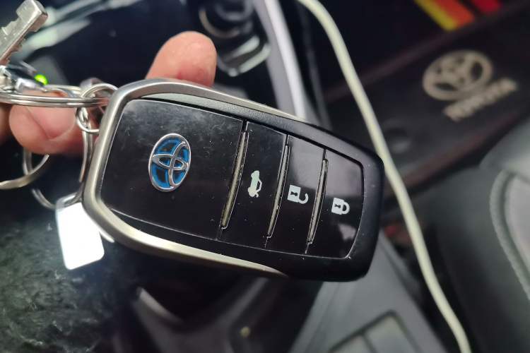 Used Toyota Corolla 2017 Revised Dual-Engine 1.8L E-CVT Elite Edition Vehicle Key