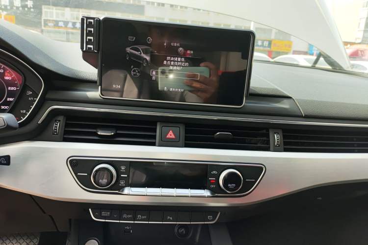 Used Audi A4L 2018 30th Anniversary Edition 40 TFSI Fashion Model
