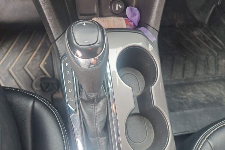 Used Chevrolet Cruze 2018 Revised Version 320 Automatic Pioneer Edition Gear Lever