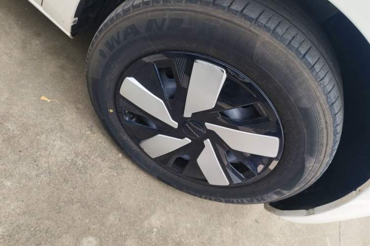 Used Dongfeng NAMMI 01 2024 New Edition 330 Air Right Front Wheel Hub