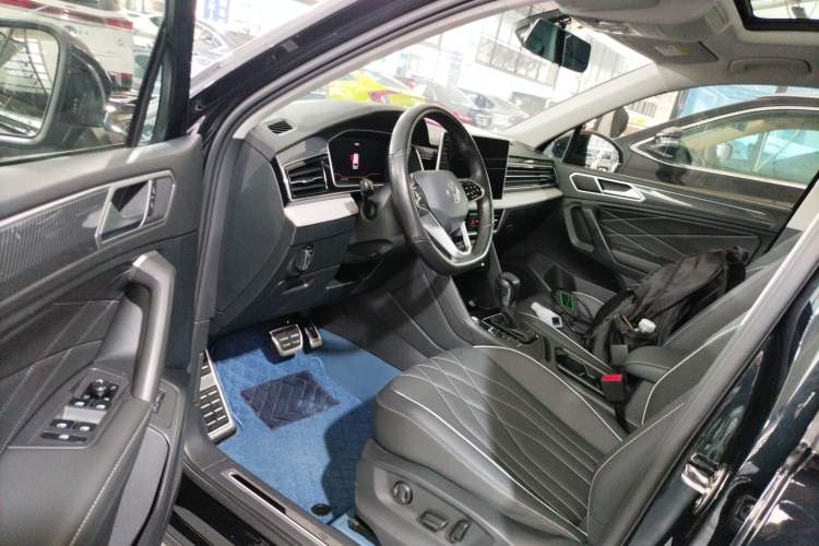 Used Volkswagen Tiguan L 2022 330TSI Automatic Two-Wheel Drive R-Line Enhanced Edition Driver Seat