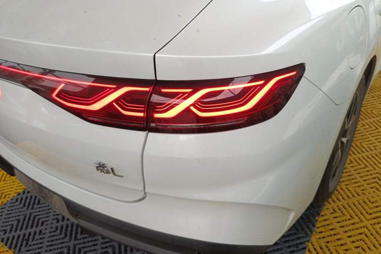 Used BYD Qin L 2024 DM-i 120KM Beyond Model Exterior 3