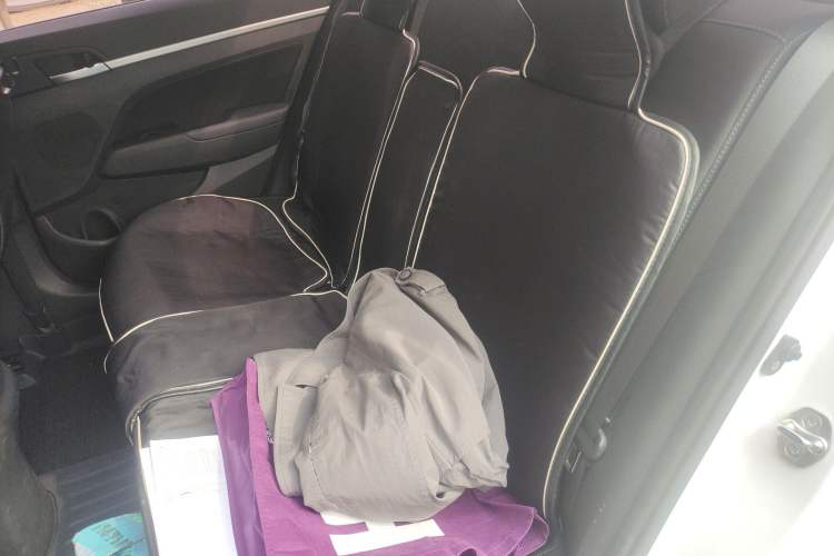 Used Hyundai Elantra (6th Generation / Lingdong) 2016 1.6L Automatic ZhiXuan – Elite Version Left Rear Seat