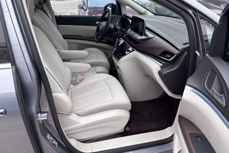 Used Buick GL8 2020 Land Business Class 652T Luxury Model
