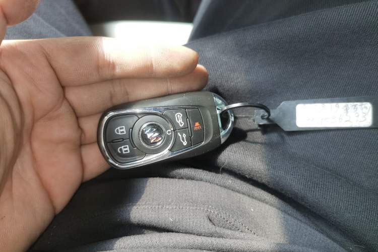 Used Buick GL8 2021 Land Cruiser Executive 652T Premium Model
