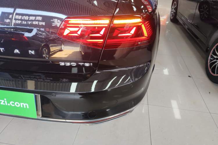 Used Volkswagen Magotan 2020 330TSI DSG Leading Model Right Rear Taillight