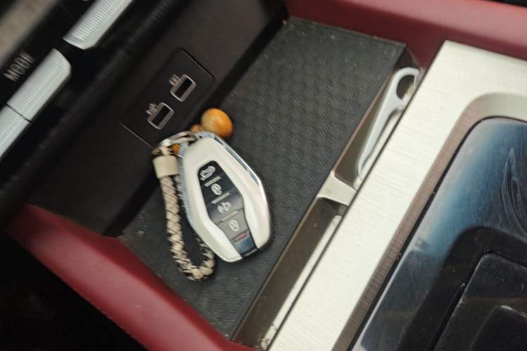 Used JETOUR X70 2023 1.5T DCT Beyond PRO Edition 7 Seats
