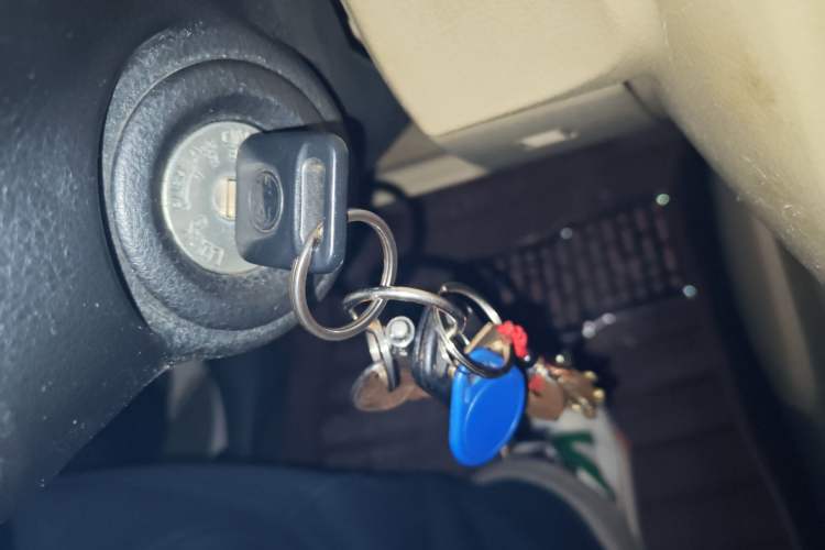 Used Venucia R50 2013 1.6L Manual Fashion Edition