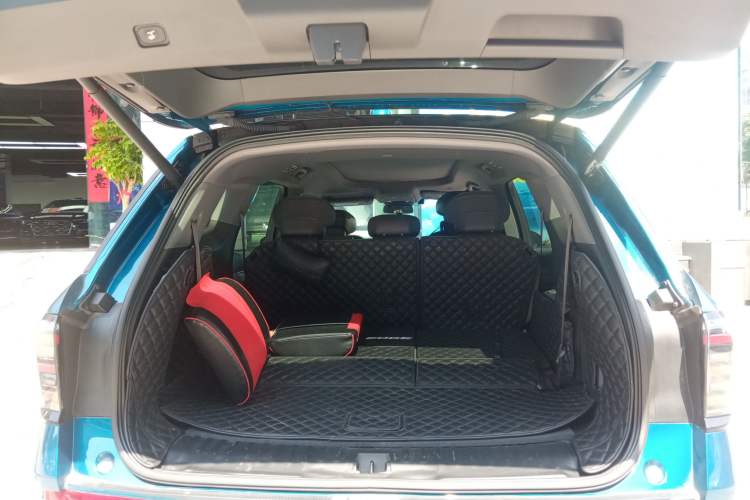 Used Ford Edge 2023 Ford Explorer L 2.0T EcoBoost Two-Wheel Drive 7-Seater Luxury Model Trunk