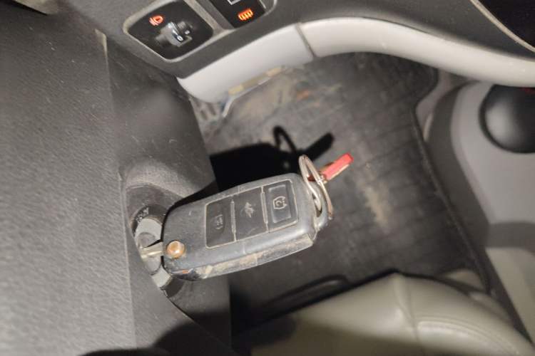 Used FORTHING Lingzhi 2016 M3 1.6L 7-Seater Luxury Model China V Standard
